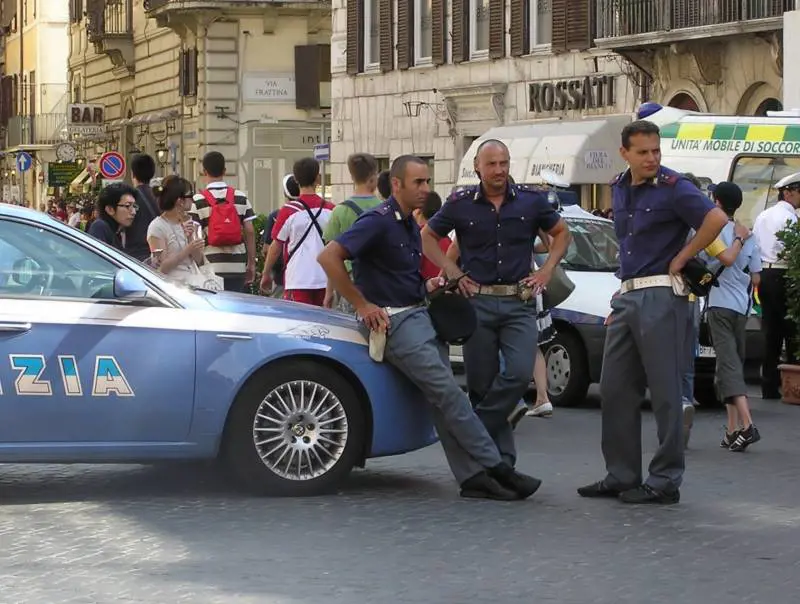 Palermo, con l'autoblu a comprare la cocaina
Denunciato deputato dell'Udc. Cesa: "Sospeso"