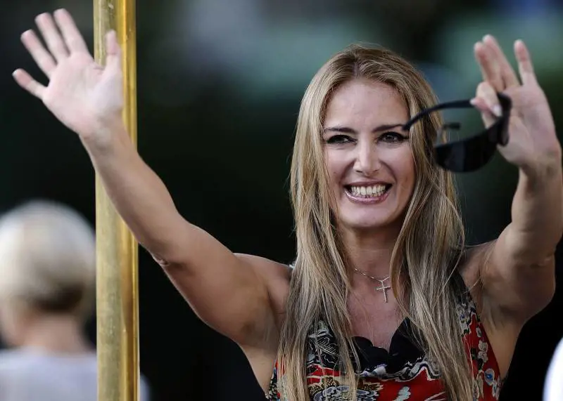 Il primo premio alla D’Addario:  
ottiene l'autorizzazione edilizia