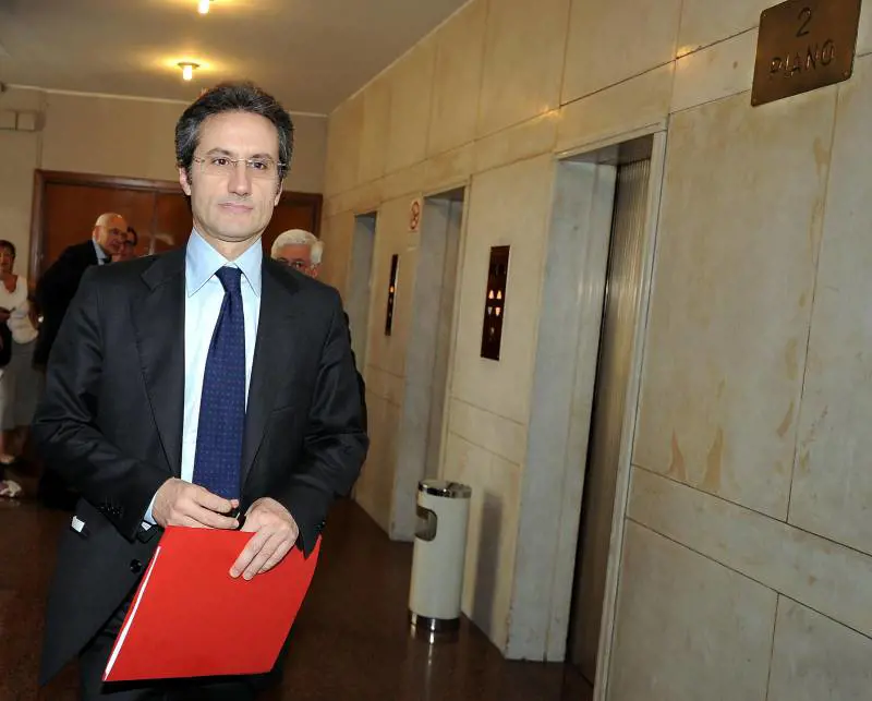 Abusi intercettazioni: il giudice infanga Caldoro