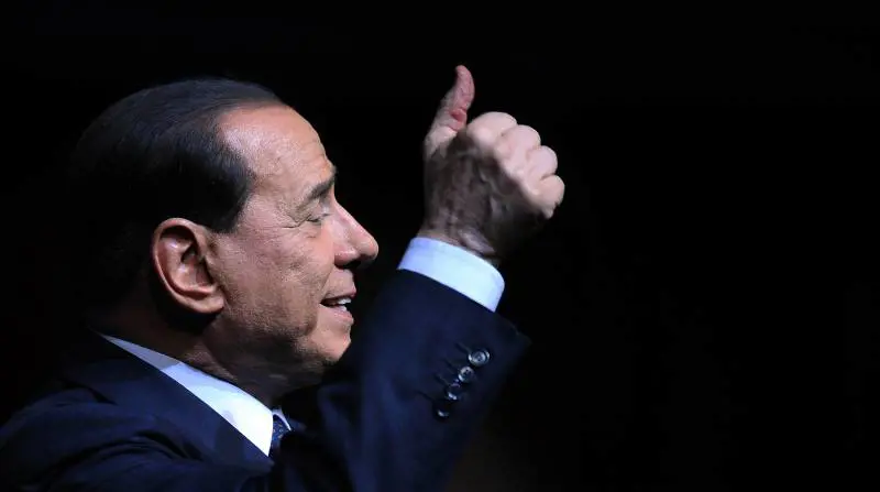 Berlusconi: "Inchiesta P3? E' solo un polverone 
Stanno indagando su quattro pensionati sfigati"