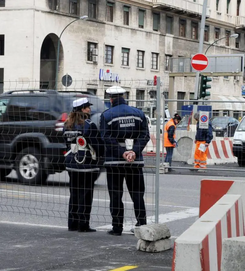 La rivolta dei vigili contro Marta: «Blocchiamo la città»