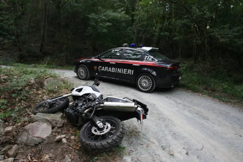 Carabiniere uccide 
la moglie a coltellate 
Tenta la fuga: preso