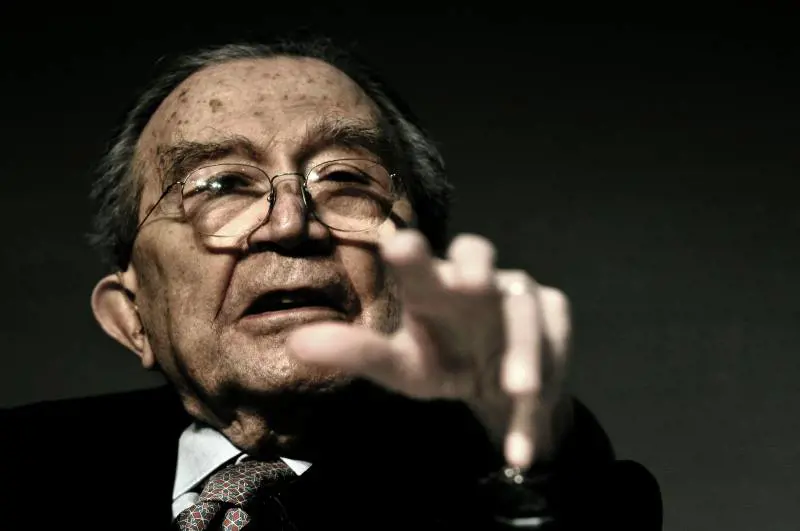Andreotti: "Ambrosoli se la cercava" 
E' bufera, poi si scusa: "Frainteso"