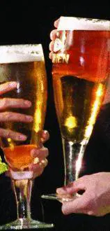 La «bionda con la spuma» per promuovere la città