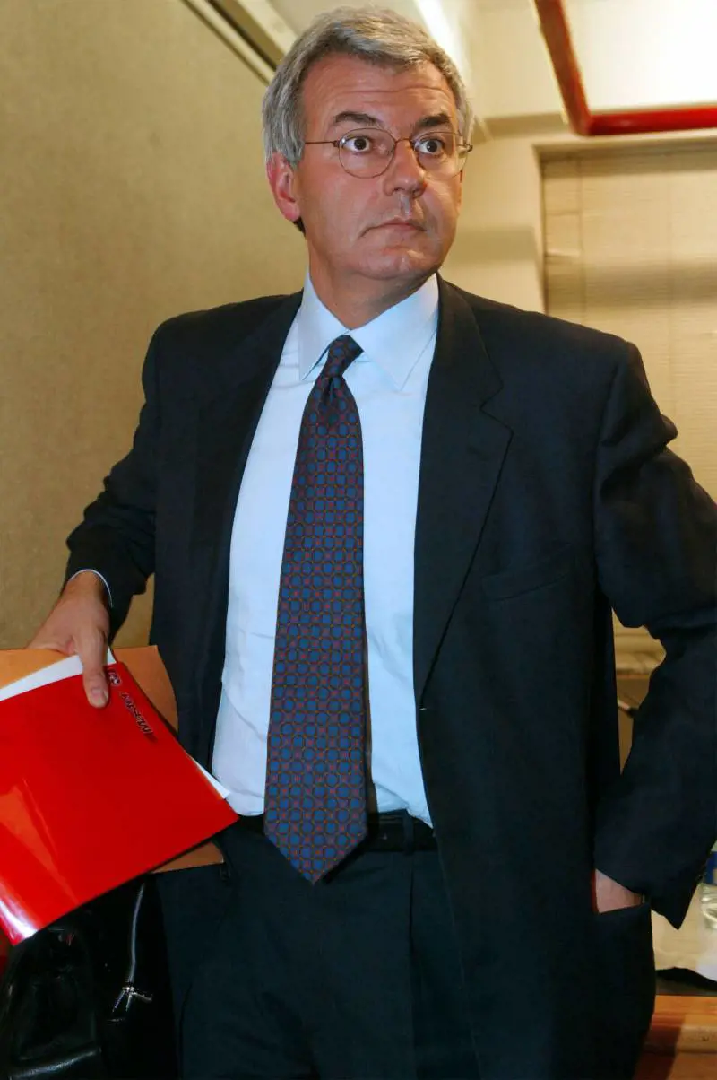 Rivoluzione in Unicredit: 
Profumo verso dimissioni 
Domani cda straordinario