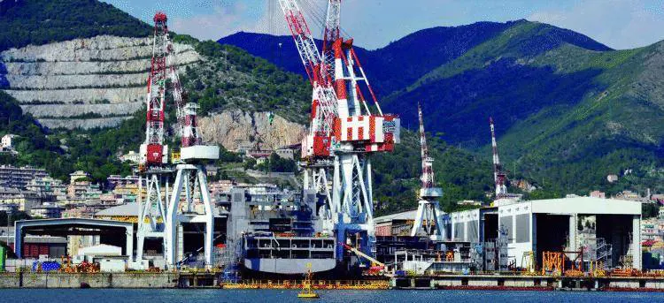 Crisi Fincantieri, anche le istituzioni nel mirino