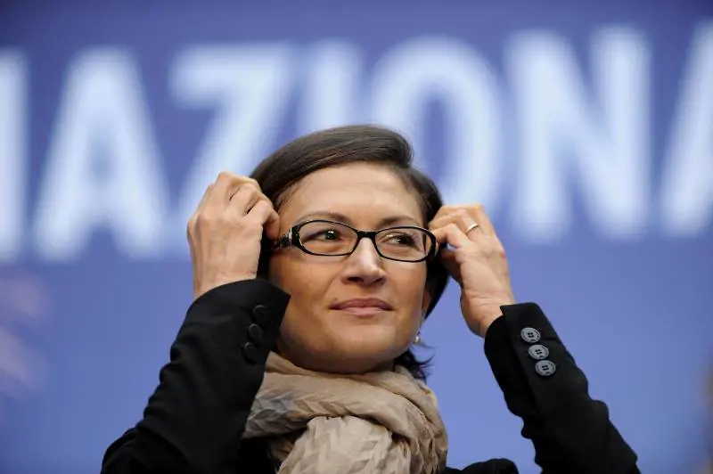 Gelmini: "Solo fango, il governo lavora bene"