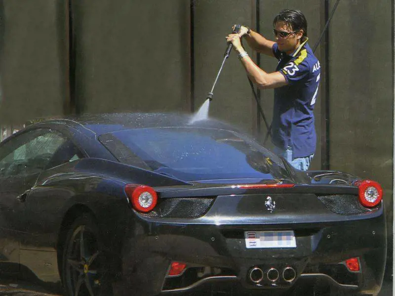 Montecarlo, bonifici all’estero sospetti di Tulliani