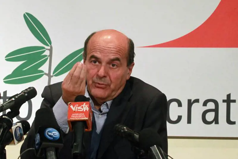 E Bersani elemosina l’aiuto del Fli