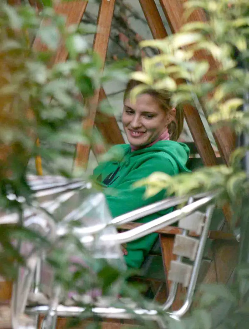 I sospetti del Cavaliere: la mafia dietro le escort 
Nadia: "Mi impediscono di parlare". Pm: "Falso"