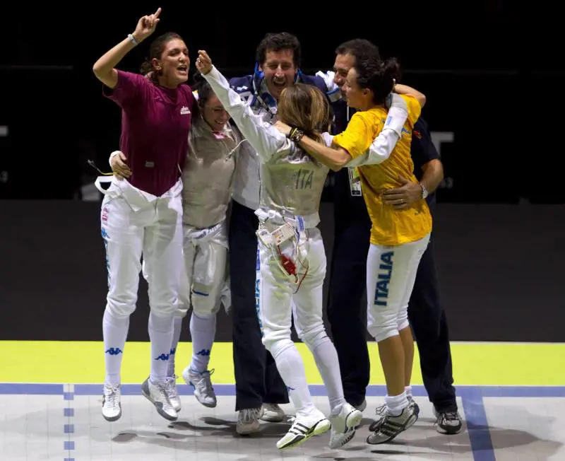 Le donne fanno un altro fioretto 
Stravinto anche l’oro a squadre