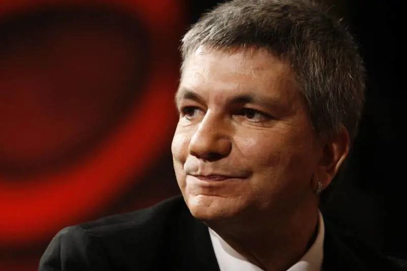 Vendola toglie soldi agli studenti e li dà ai politici