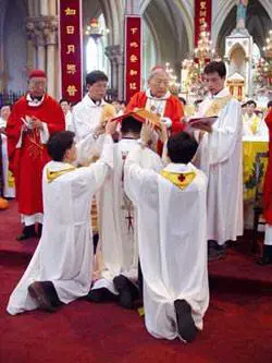 Cina, nuovi arresti 
di vescovi: così Pechino 
sfida il Vaticano