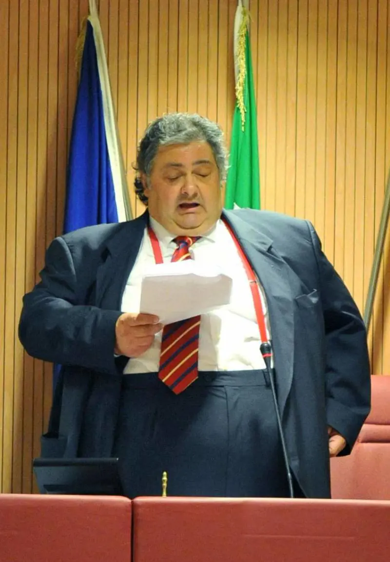 Otto mesi di «lavori»  senza prendere una decisione