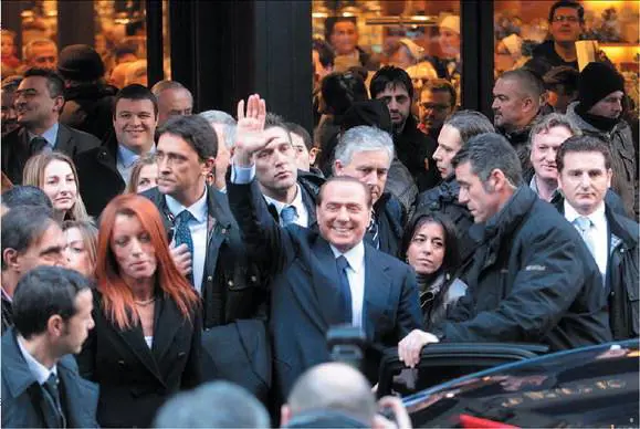 Le colombe di Pdl e del Fli: "Si apra un tavolo"  
Sì del premier. Fini: "Tardi, votiamo la sfiducia"