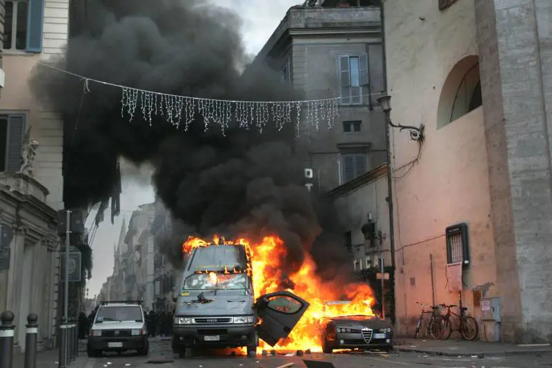 Maroni e Alemanno al Pd: evitato un altro caso Giuliani