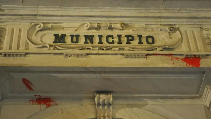 La violenza studentesca e il silenzio delle istituzioni