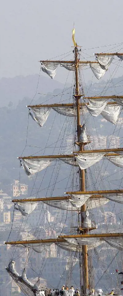 Allieva polacca precipita dallalbero del veliero