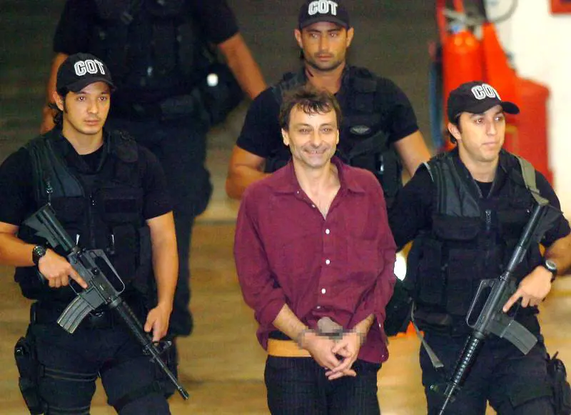 Battisti, una vita tra carcere e fughe