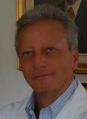 Il medico che batte i tumori 
curando anche l'anima
