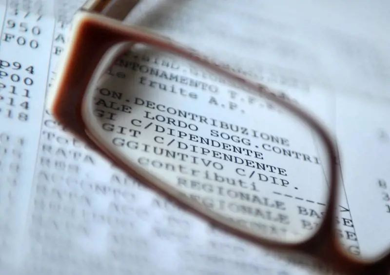 Tasse tre volte al giorno: 
il Fisco batte sempre cassa