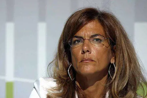 Emma fa la maestrina  
ma è già stata bocciata
