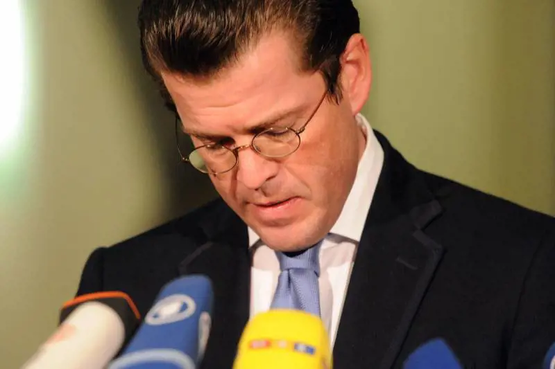 Il ministro copione Guttenberg lascia