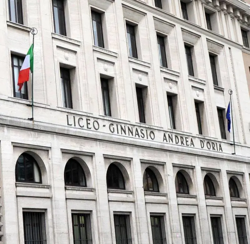 Zaini (e scontrini) più leggeri con i libri di testo scaricabili