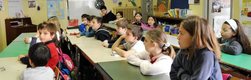 Troppo caldo nelle aule riscaldate: in classe con le finestre aperte