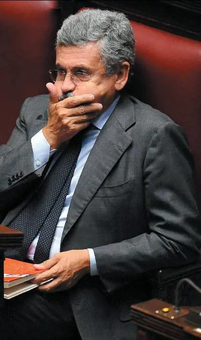 D'Alema e l'indagine sulle false fatturazioni