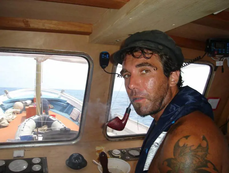 Arrigoni, è caccia alla "mente" del sequestro 
La mamma: "La salma non passerà da Israele" 