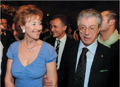 Bossi sceglie il Castello per incoronare Letizia