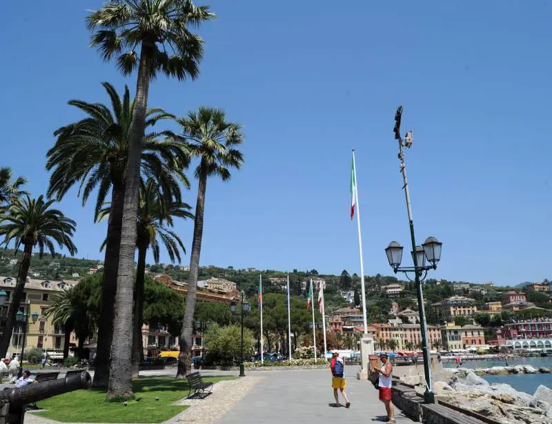 Santa Processo all’assessore imbianchino delle svastiche