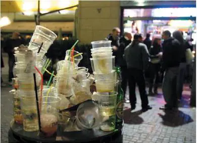 Ticinese all’asta: "A chi ferma la movida 10mila voti"