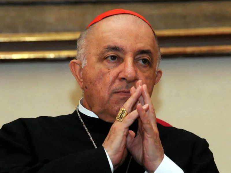 La replica di Tettamanzi:  
"L'attacco di Sallusti?  
Agisco solo da vescovo"