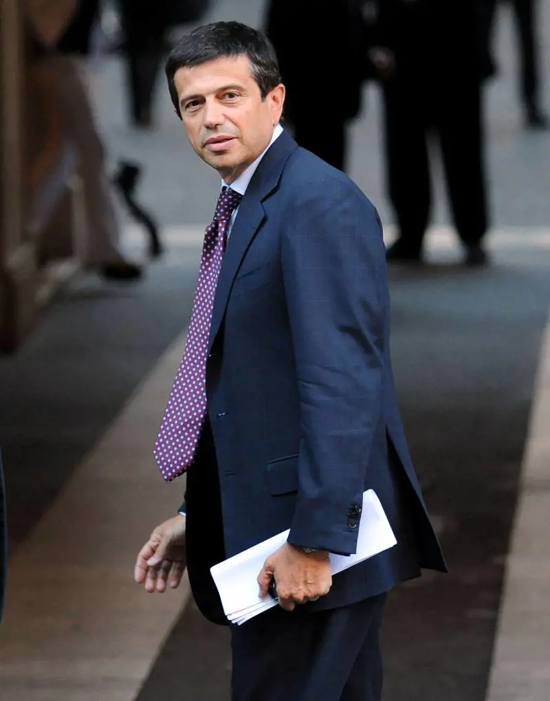 Berlusconi apre via libera alle primarie del Pdl: 
"Ma serve una legge per evitare le infiltrazioni"