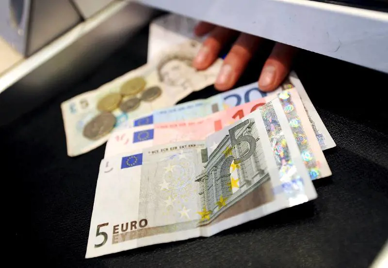 Tutti i furbi che vivono alle spalle dell'Inps: 
falsi invalidi, finti poveri e sedicenti braccianti
