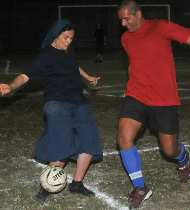 Maltempo, un morto e carabinieri in spiaggia