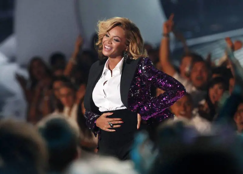 Beyoncè? Il pancione televisivo era una protesi 
E il dubbio è lecito: ma sarà davvero incinta?