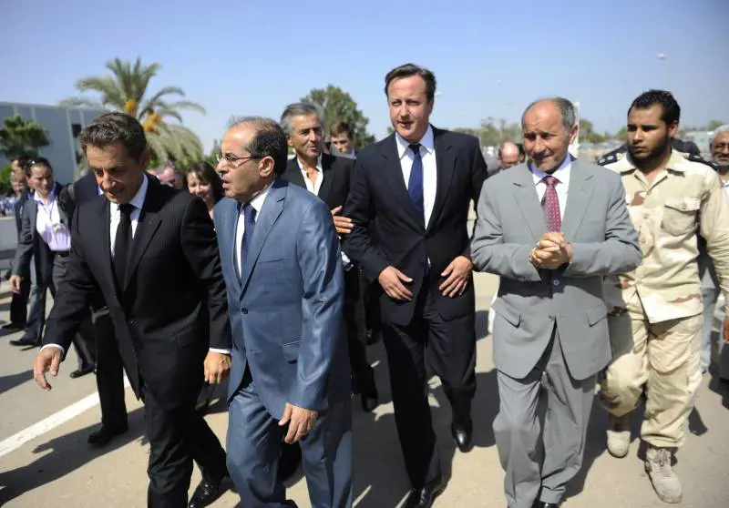 Tripoli viene consegnata agli integralisti  
E l’Egitto ora archivia la pace con Israele