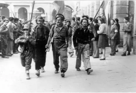 DIBATTITO Il 25 aprile? 
Divide ma non sostituitelo