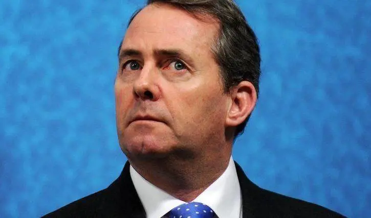 Verità in un click: ecco come un blogger italiano  
ti smaschera il ministro della difesa inglese Fox 