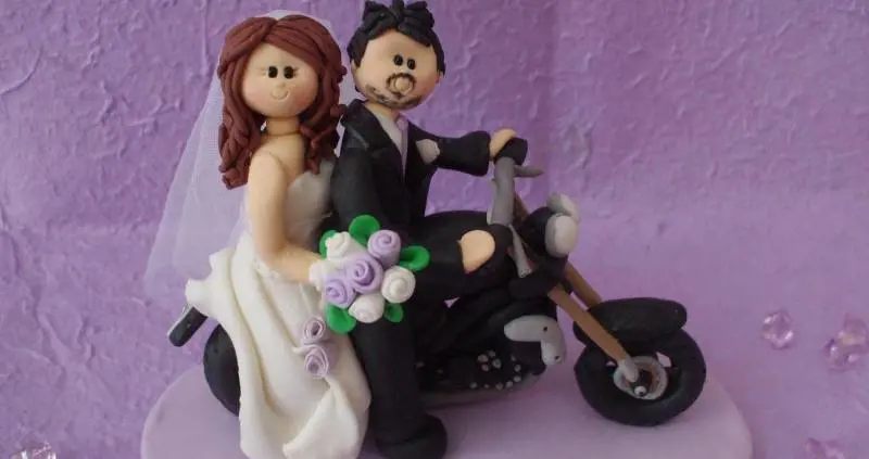 I segreti del bon ton al matrimonio Abito vintage e bouquet su misura