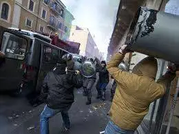 Quelli che non s'indignano ma partono