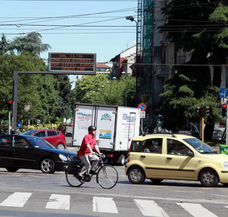 Ecopass e corsie riservate: pronte 110 telecamere per "spiare" le auto in città