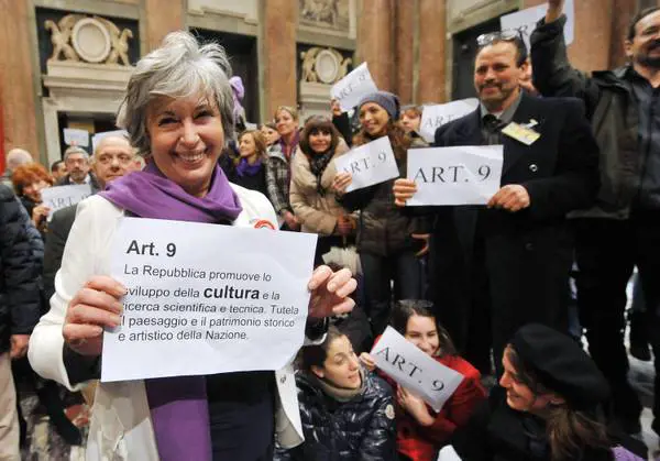 Vincenzi: "Tragedia imprevedibile" Ma perché le scuole erano aperte?