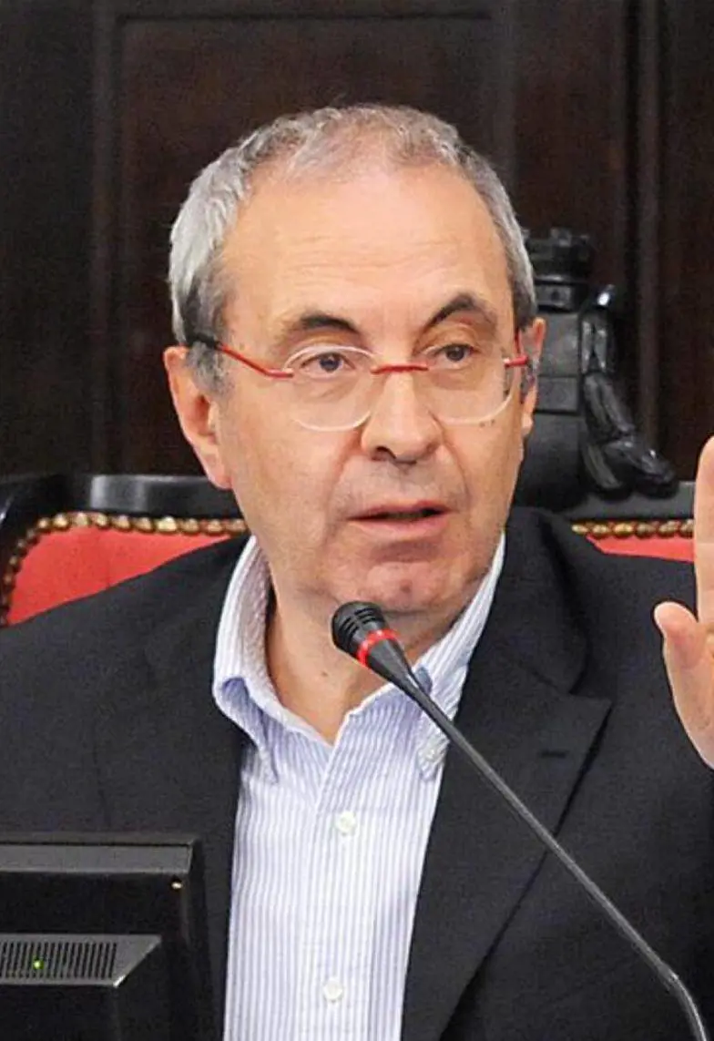 «Sbagliato vendere tutto a un solo azionista»