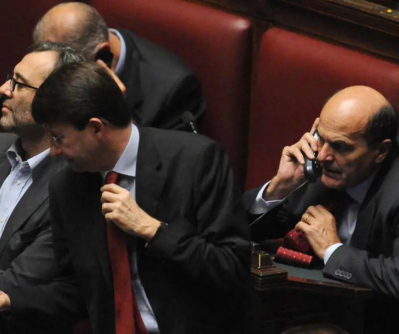 Bersani cede ai Monti boys