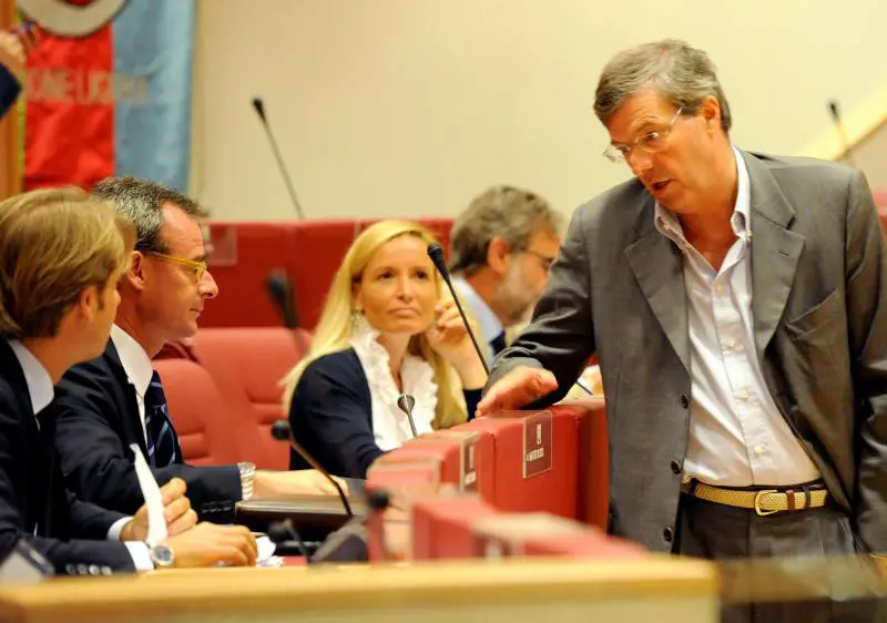 Applausi «sinistri» al consigliere Pdl che salva Burlando