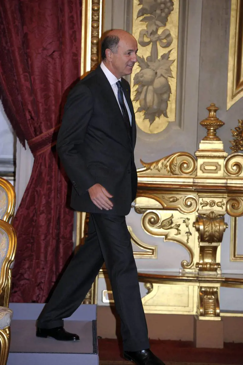 Ecco chi è Passera,  ministro-banchiere  della larga Intesa